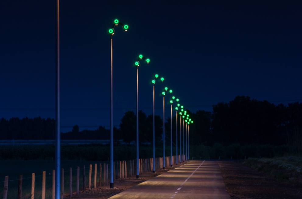 Lightronics fietskettingarmaturen door Iris Dijkstra van Atelier LEK langs het Rijnwaalpad fietspad tussen Arnhem en Nijmegen