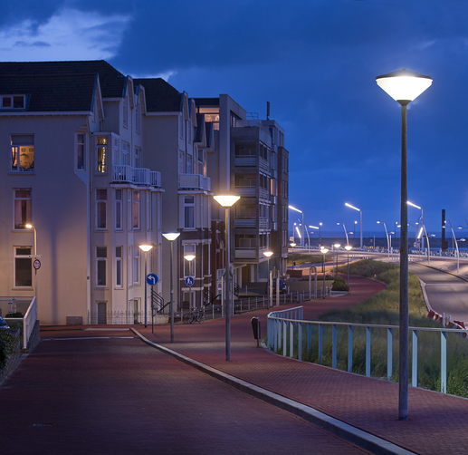 Lightronics GFK armaturen in een woonwijk in Scheveningen